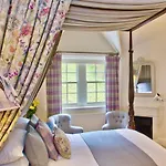 The Sportsman's Arms Hotel *